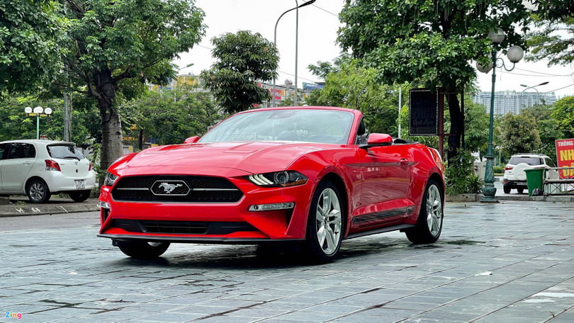 Chi tiết Ford Mustang 2021 phiên bản mui trần tại Việt Nam