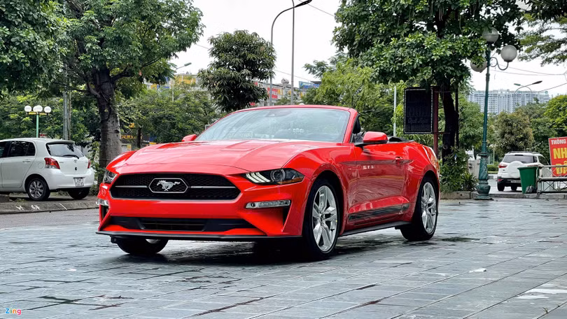Chi tiết Ford Mustang 2021 phiên bản mui trần tại Việt Nam
