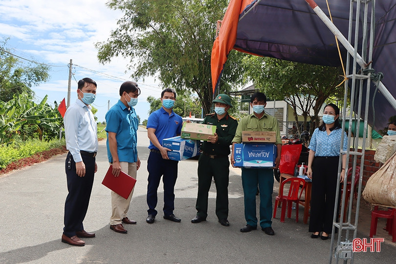 6 chốt gác Covid-19 ở Cẩm Xuyên tập trung cao, không để dịch xâm nhập