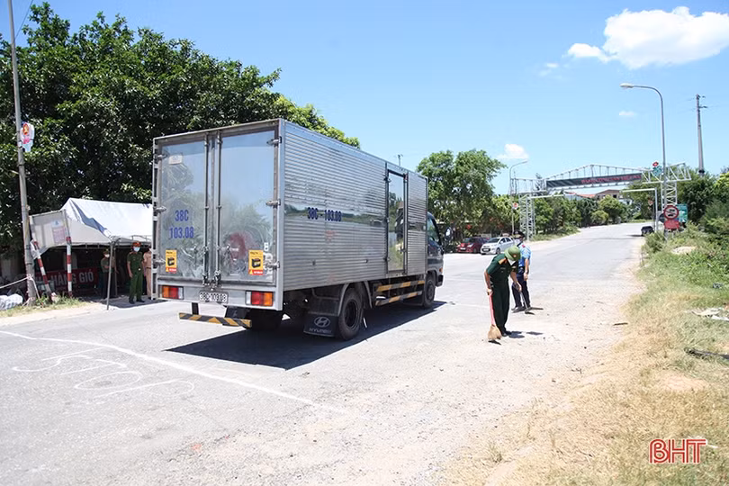 Dừng thiết lập vùng cách ly y tế theo Chỉ thị 16, phương tiện ra vào TP Hà Tĩnh bình thường trở lại