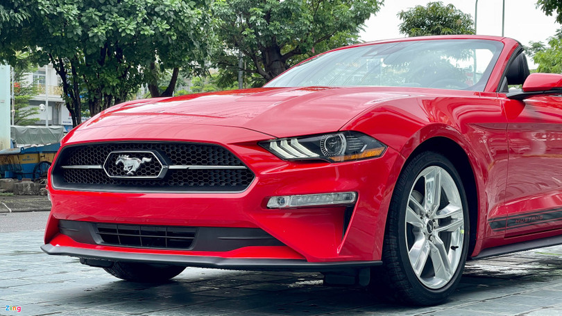 Chi tiết Ford Mustang 2021 phiên bản mui trần tại Việt Nam