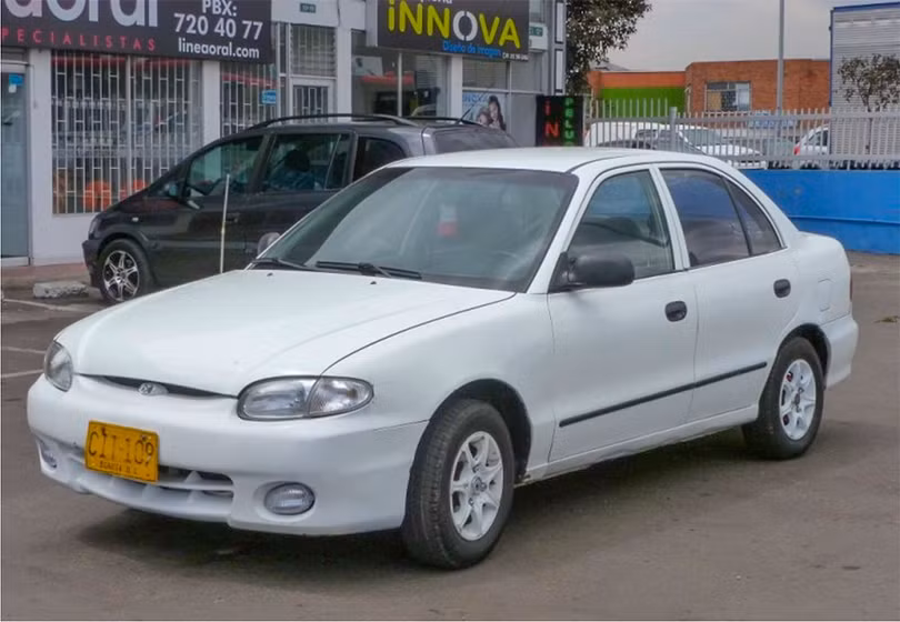 Cận cảnh các thế hệ Hyundai Accent: Thay đổi để tìm ra chất riêng