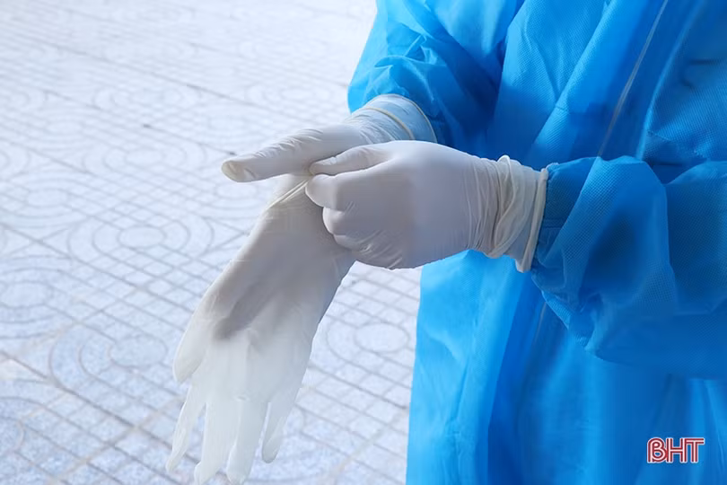 Người dân Hà Tĩnh đồng loạt đi xét nghiệm Covid-19 mở rộng từ nguồn xã hội hóa của doanh nghiệp