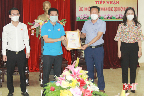 Thêm nhiều tổ chức, doanh nghiệp ủng hộ Hà Tĩnh phòng, chống dịch Covid-19