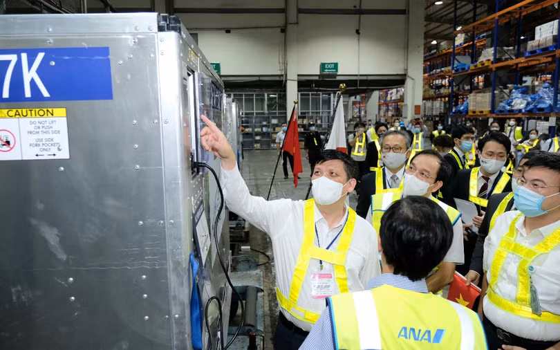 Gần 1 triệu liều vắc xin phòng COVID-19 của Chính phủ Nhật Bản trao tặng đã về Việt Nam