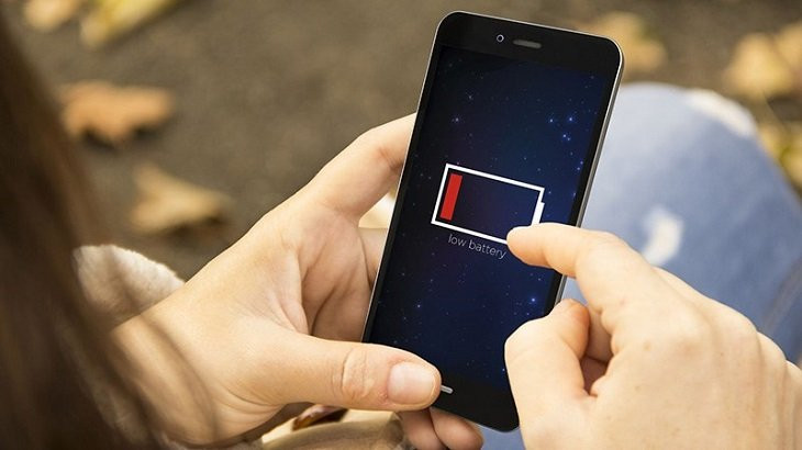 Điện thoại có 4 dấu hiệu này chắc chắn bạn đang bị cài phần mềm theo dõi