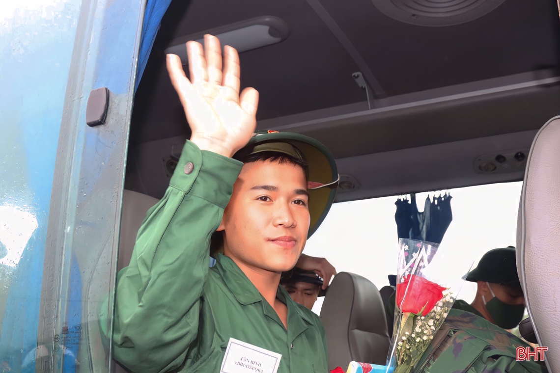 Hà Tĩnh tổ chức lễ giao nhận quân đủ chỉ tiêu, chất lượng, nhanh gọn và an toàn tuyệt đối