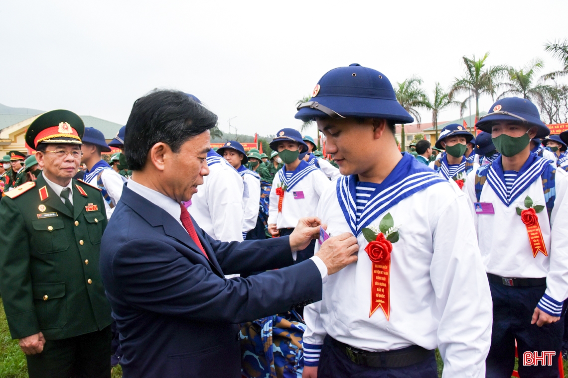Hà Tĩnh tổ chức lễ giao nhận quân đủ chỉ tiêu, chất lượng, nhanh gọn và an toàn tuyệt đối