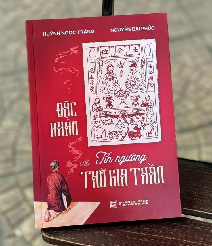 Đặc khảo về tín ngưỡng thờ gia thần. Ảnh: Tuấn Bình. Đặc khảo về tín ngưỡng thờ gia thần. Ảnh: Tuấn Bình.