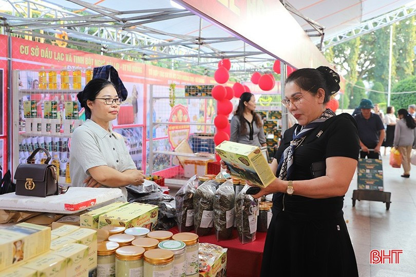 Hội chợ là cơ hội để giới thiệu sản phẩm, quảng bá thương hiệu, trao đổi kinh nghiệm và mở rộng thị trường tiêu thụ hàng hóa. Ảnh minh hoạ cam.jpg