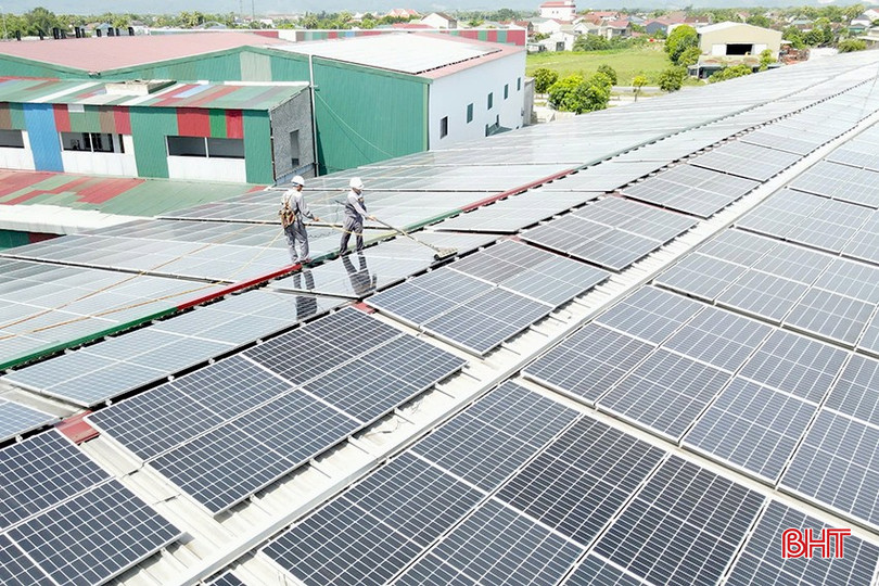 Việc sử dụng ĐNLMT ngày càng thể hiện nhiều ưu việt và lợi ích, tiết giảm chi phí sinh hoạt, sản xuất; nguồn năng lượng sạch an toàn, thân thiện với môi trường. bqbht_br_6.jpg