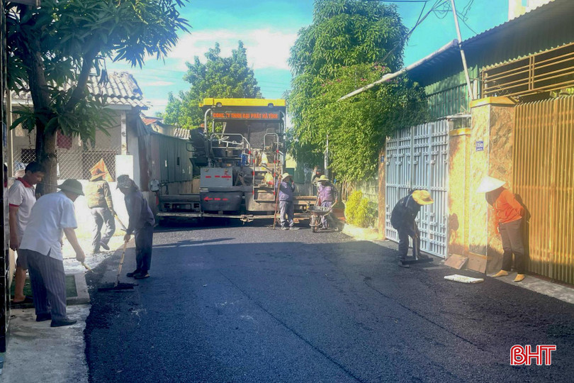 Từ tháng 7/2024 đến nay, nhiều tuyến đường của phường Thạch Linh đã hoàn thành thảm nhựa theo kế hoạch. TLinh 3.jpg