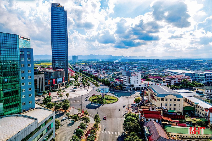 Năm 2024, tăng trưởng giá trị sản xuất của TP Hà Tĩnh ước đạt 12%; tổng giá trị sản xuất các ngành (theo giá so sánh 2010) ước đạt 18.389 tỷ đồng. bqbht_br_130d3131003t7058l6-105d3085243t7644l9-t.jpg