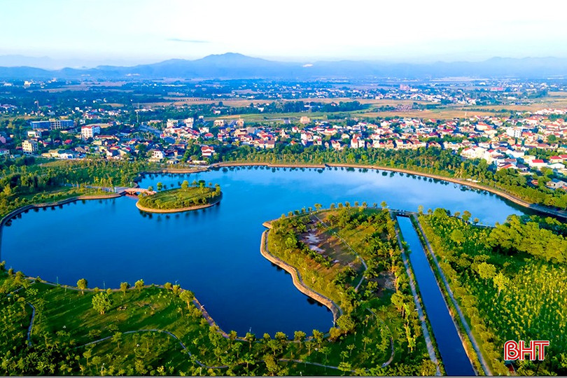 TP Hà Tĩnh đặt ra mục tiêu phát triển theo hướng sinh thái xanh hướng biển, thích ứng với biến đổi khí hậu. do-thi-tp-ha-tinh-dang-phat-trien-theo-huong-xanh-sinh-thai-ben-vung-5094.jpg