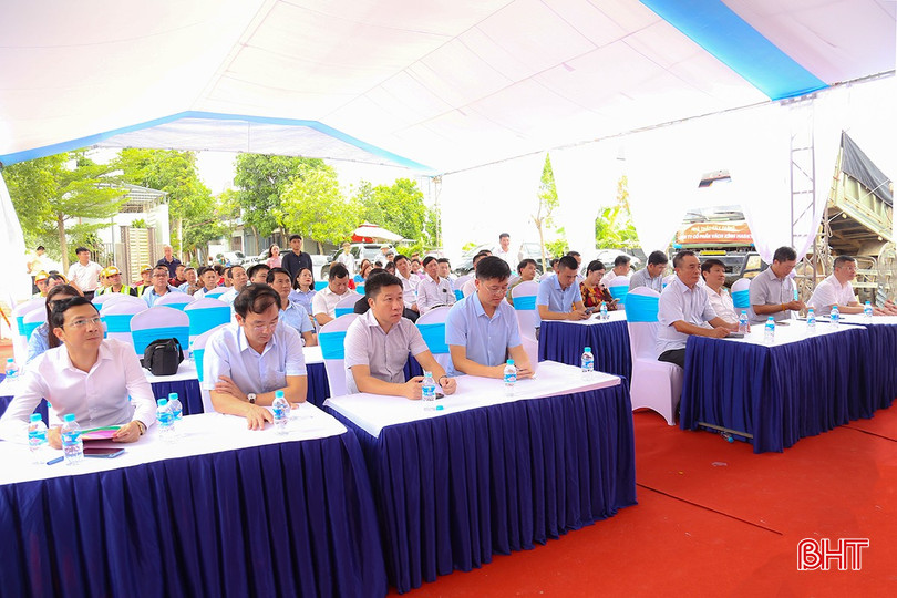 Đại biểu tham dự lễ khởi công. bqbht_br_img-5422.jpg
