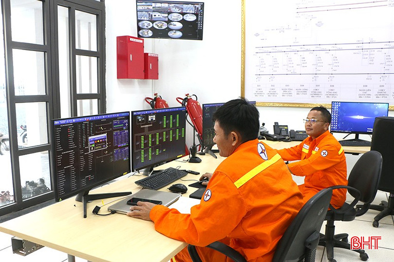 Trạm biến áp 220kV Vũng Áng (thuộc dự án Trạm biến áp 220 kV Vũng Áng và đấu nối) đóng điện đánh dấu bước hoàn thiện quan trọng trong hạ tầng truyền tải điện trên địa bàn. bqbht_br_166777.jpg
