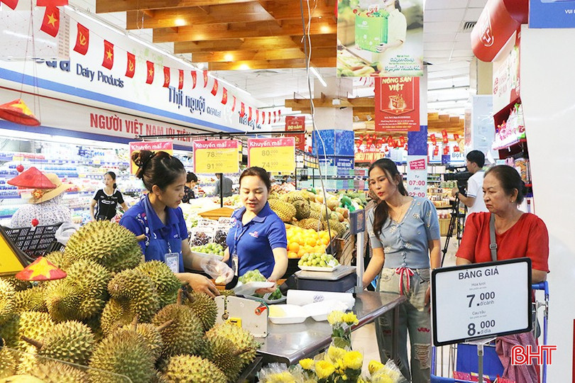 Nhiều người dân thực hiện chính sách thắt chặt chi tiêu, ưu tiên mua sắm mặt hàng thiết yếu. bqbht_br_img-2507-sao-chep.jpg