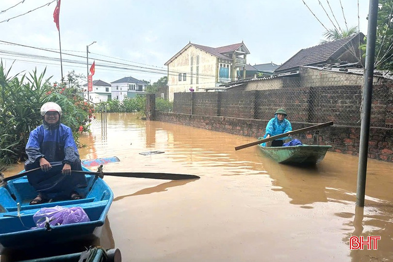 Thiên tai bất thường khiến bà con không kịp trở tay. bqbht_br_6.jpg