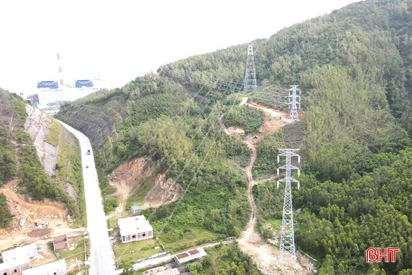 Vị trí khoảng néo còn lại của đường dây 220kV chưa thể thi công kéo dây. bqbht_br_220iiii.jpg