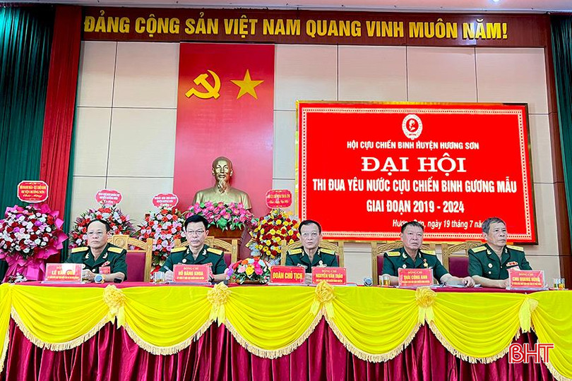 Đoàn chủ tịch z5647697917819_575205d5e8dd48cdaf6a5ae322ae6282 - Copy.jpg