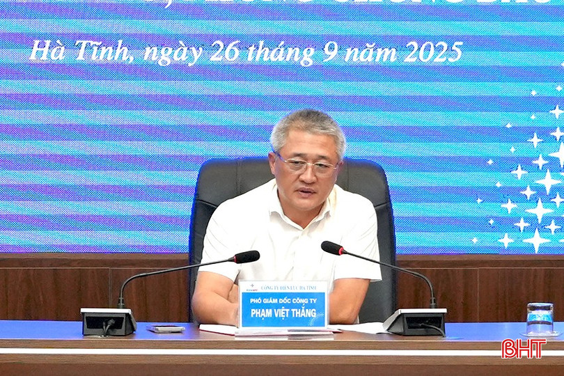 Ông Phạm Việt Thắng - Phó Giám đốc Công ty yêu cầu các đơn vị thực hiện nghiêm 4 nguyên tắc phòng chống bão: rõ người, rõ việc; ưu tiên khôi phục trục chính; đảm bảo cấp điện cho trung tâm hành chính xã, các phụ tải trọng điểm; tuyệt đối an toàn trong quá trình xử lý sự cố. bqbht_br_dsc09646-sao-chep.jpg