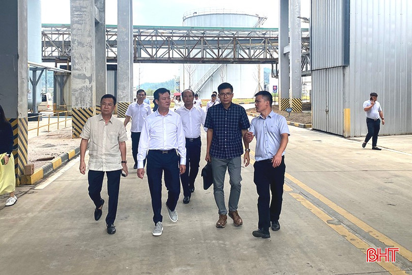 Phó Chủ tịch UBND tỉnh Trần Báu Hà cùng đoàn công tác tham quan quy trình xử lý rác thải của Công ty Hồ Nam Tengchi. 2bb308bb2b668d38d477.jpg