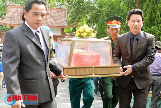 truy dieu an tang 19 hai cot liet sy quan tinh nguyen chuyen gia viet nam hy sinh tai lao