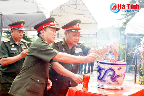 truy dieu an tang 19 hai cot liet sy quan tinh nguyen chuyen gia viet nam hy sinh tai lao