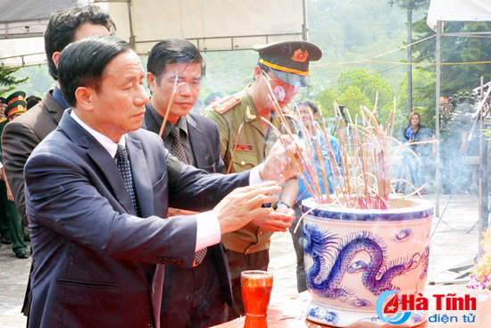 truy dieu an tang 19 hai cot liet sy quan tinh nguyen chuyen gia viet nam hy sinh tai lao