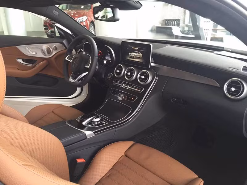 mercedes benz c300 coupe dau tien ve viet nam gia tu 2 7 ty