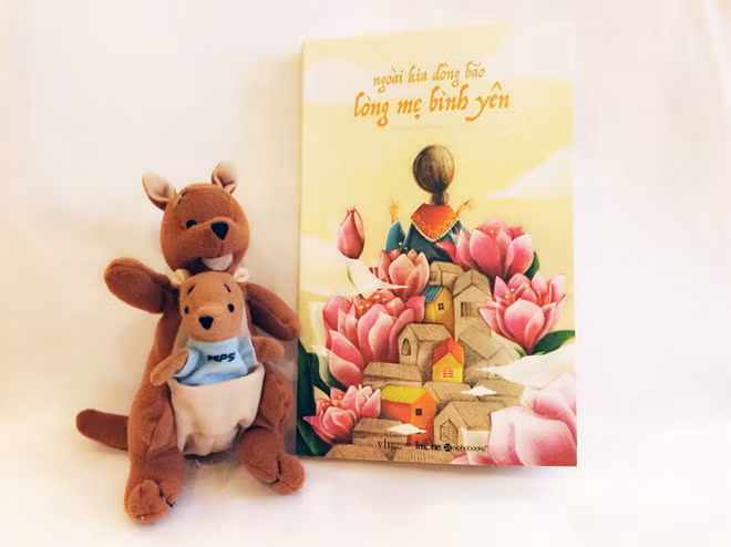 Ngoài kia dông bão, lòng mẹ bình yên (Cheon Myeong Kwan). nhung cuon sach hay trong ngay cua me