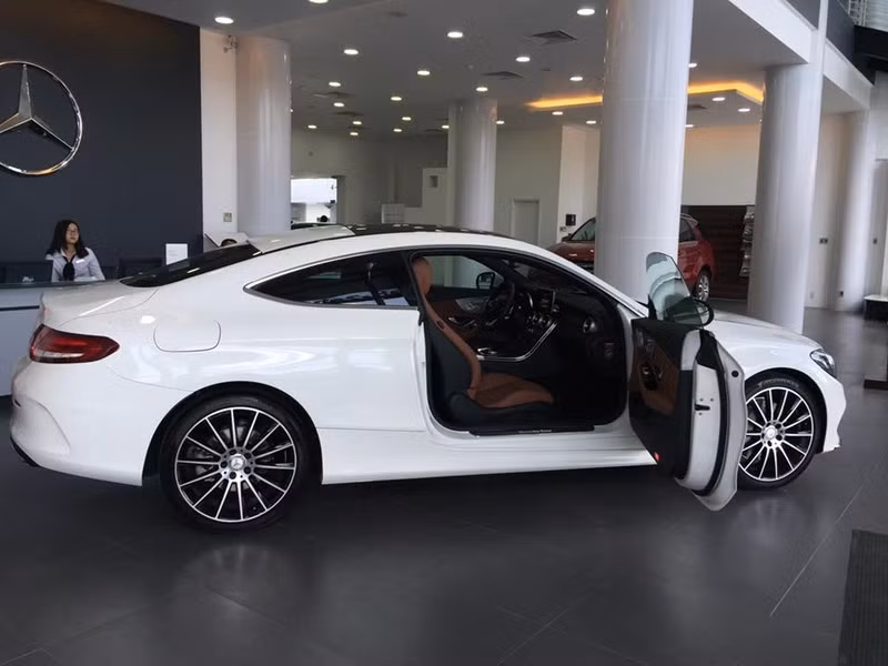 mercedes benz c300 coupe dau tien ve viet nam gia tu 2 7 ty