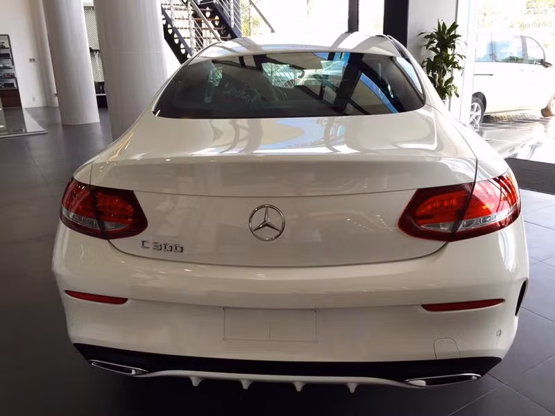 mercedes benz c300 coupe dau tien ve viet nam gia tu 2 7 ty