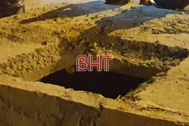 Phó Thủ tướng yêu cầu làm rõ vụ cháu bé tử vong do rơi xuống hố ga ở Hà Tĩnh ảnh 1 Phó Thủ tướng yêu cầu làm rõ vụ cháu bé tử vong do rơi xuống hố ga ở Hà Tĩnh