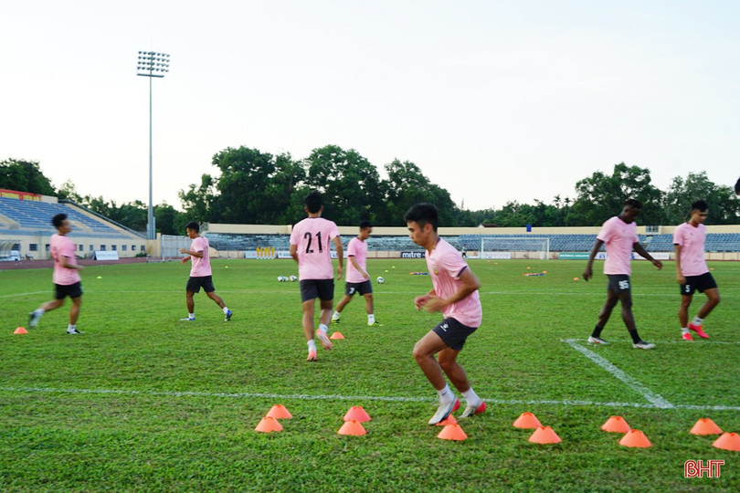 Hồng Lĩnh Hà Tĩnh làm quen sân Tam Kỳ, chuẩn bị gặp Quảng Nam ở Cúp Quốc gia