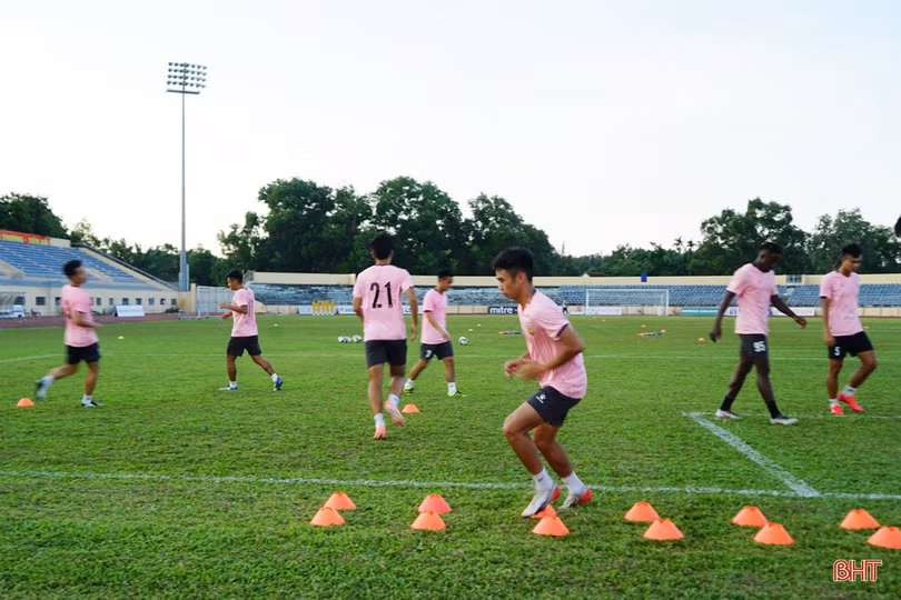 Hồng Lĩnh Hà Tĩnh làm quen sân Tam Kỳ, chuẩn bị gặp Quảng Nam ở Cúp Quốc gia