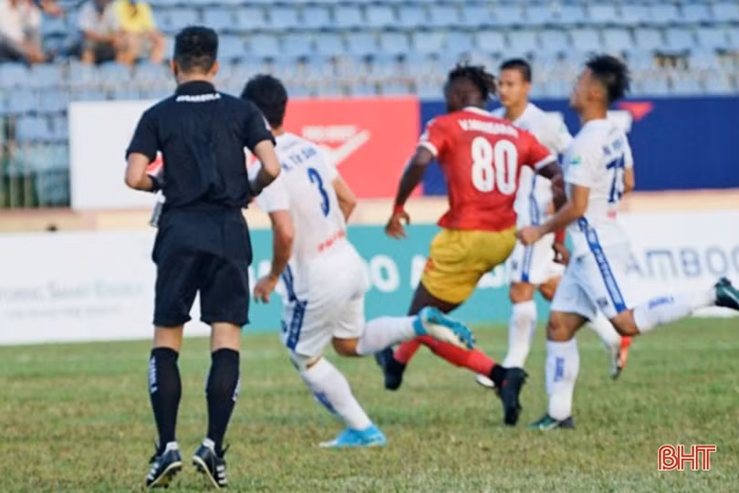 Hồng Lĩnh Hà Tĩnh loại Quảng Nam để vào tứ kết Cúp quốc gia