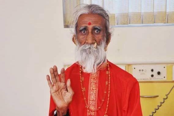 Cụ ông 80 năm “không ăn không uống” qua đời