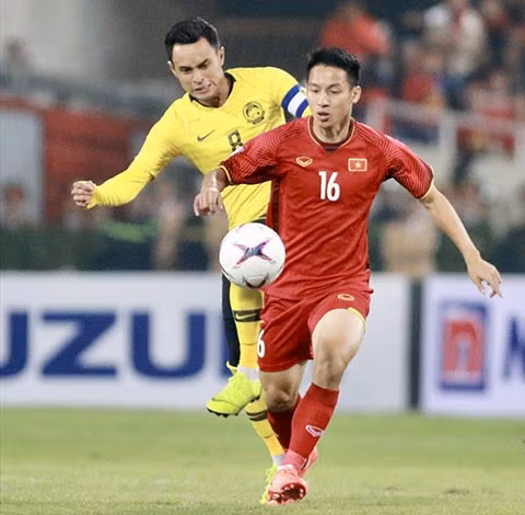 Đỗ Hùng Dũng: Từ sân phủi đến Quả bóng Vàng Việt Nam