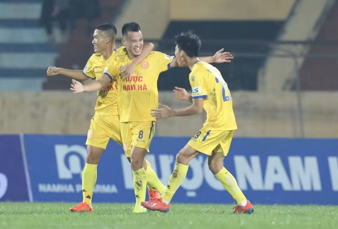 Hai nửa buồn vui của ông Park