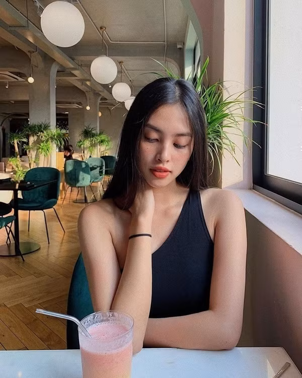 Diện áo lệch vai quyến rũ mà đầy sành điệu như hội mỹ nhân Việt