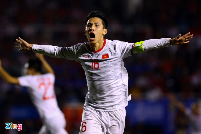 Hùng Dũng tỏa sáng tại SEA Games, thời điểm sát với lúc bầu chọn Quả bóng Vàng Việt Nam 2019. Ảnh: Minh Chiến. Văn Hậu, Hùng Dũng có thắng được Quang Hải ở Quả bóng Vàng?