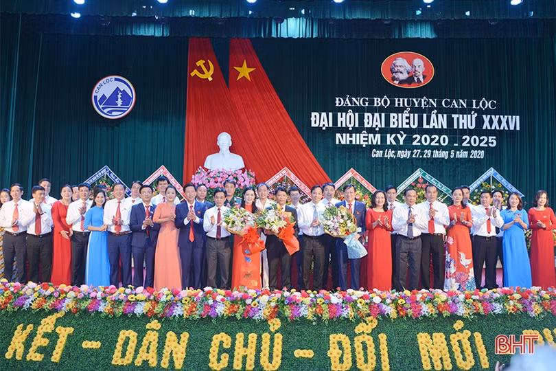 Ông Nguyễn Như Dũng tái cử chức vụ Bí thư Huyện ủy Can Lộc nhiệm kỳ 2020-2025