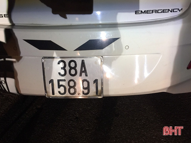 Tài xế Huyndai i10 hất CSGT Hương Sơn lên nắp ca-pô kéo chạy 3km