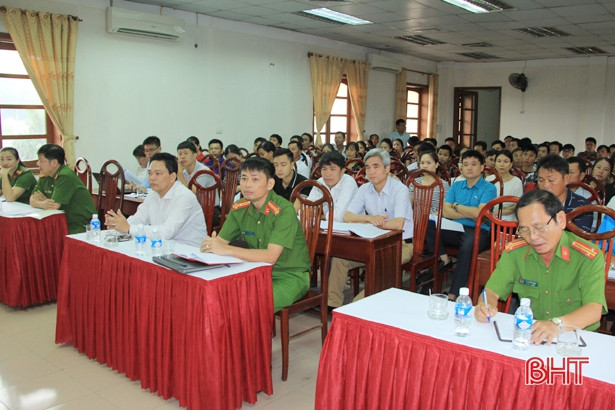 Trang bị kiến thức PCCC, cứu nạn cứu hộ cho hộ kinh doanh ở Nghi Xuân