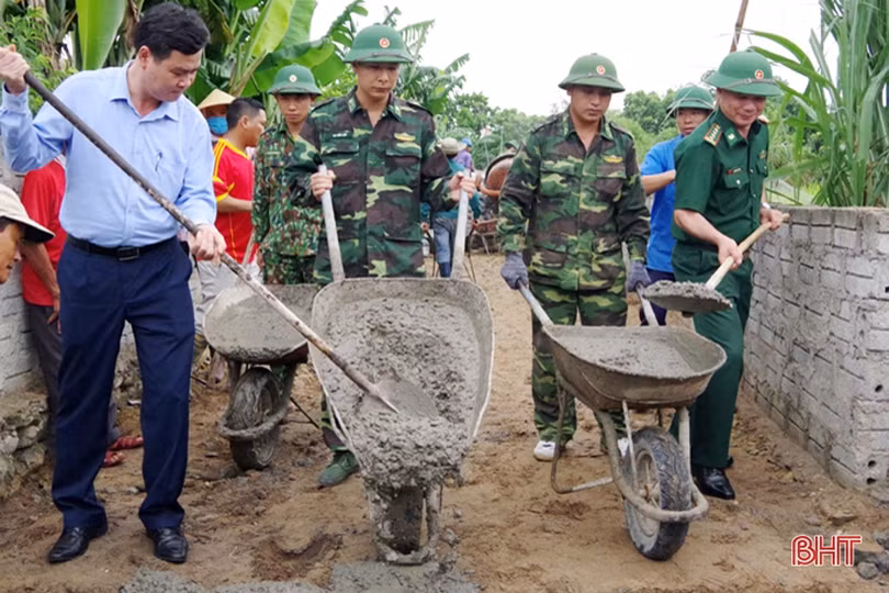 Bộ đội Biên phòng Hà Tĩnh ra quân giúp xã Kỳ Nam xây dựng nông thôn mới