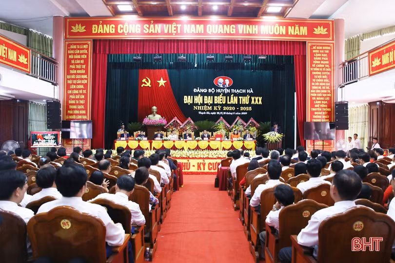 Ra mắt 39 Ủy viên Ban Chấp hành Đảng bộ huyện Thạch Hà nhiệm kỳ 2020 - 2025