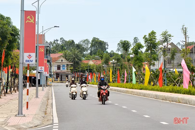 Rực rỡ cờ hoa, rộn ràng khí thế thi đua trước ngày đại hội điểm cấp huyện ở Hà Tĩnh