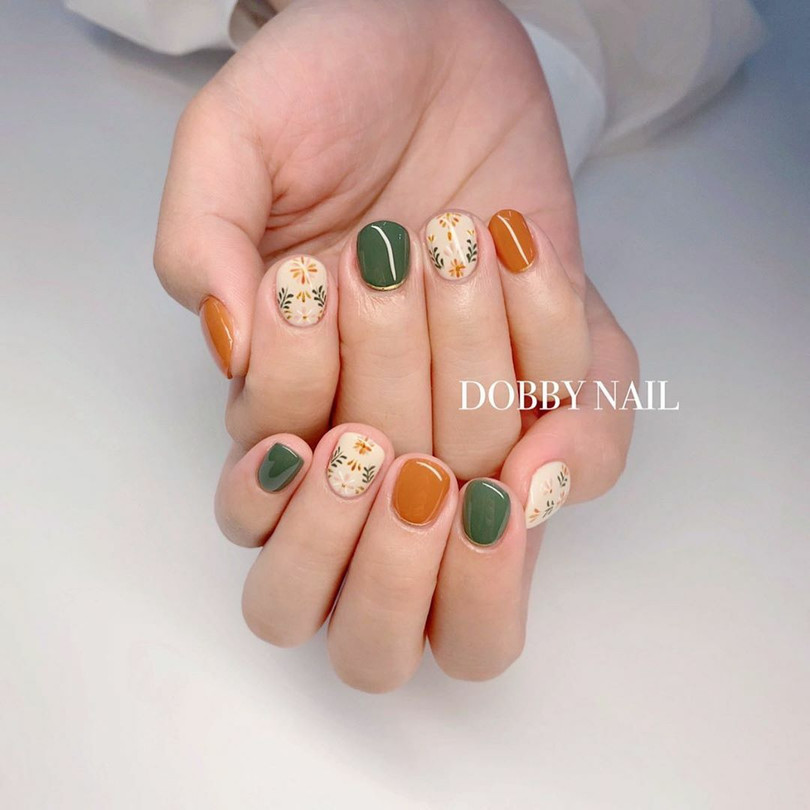 8 mẫu móng tay đẹp cho chị em đón hè