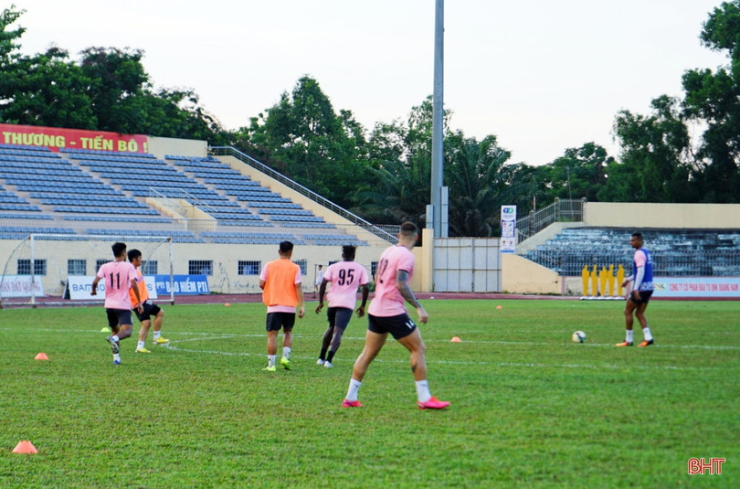 Hồng Lĩnh Hà Tĩnh làm quen sân Tam Kỳ, chuẩn bị gặp Quảng Nam ở Cúp Quốc gia